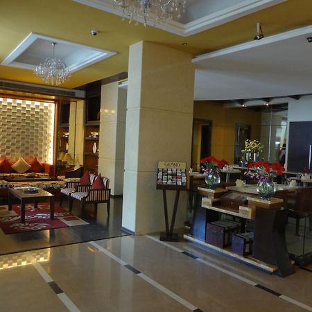 Grand Residency Hotel & Serviced Apartments Bombaim Exterior foto