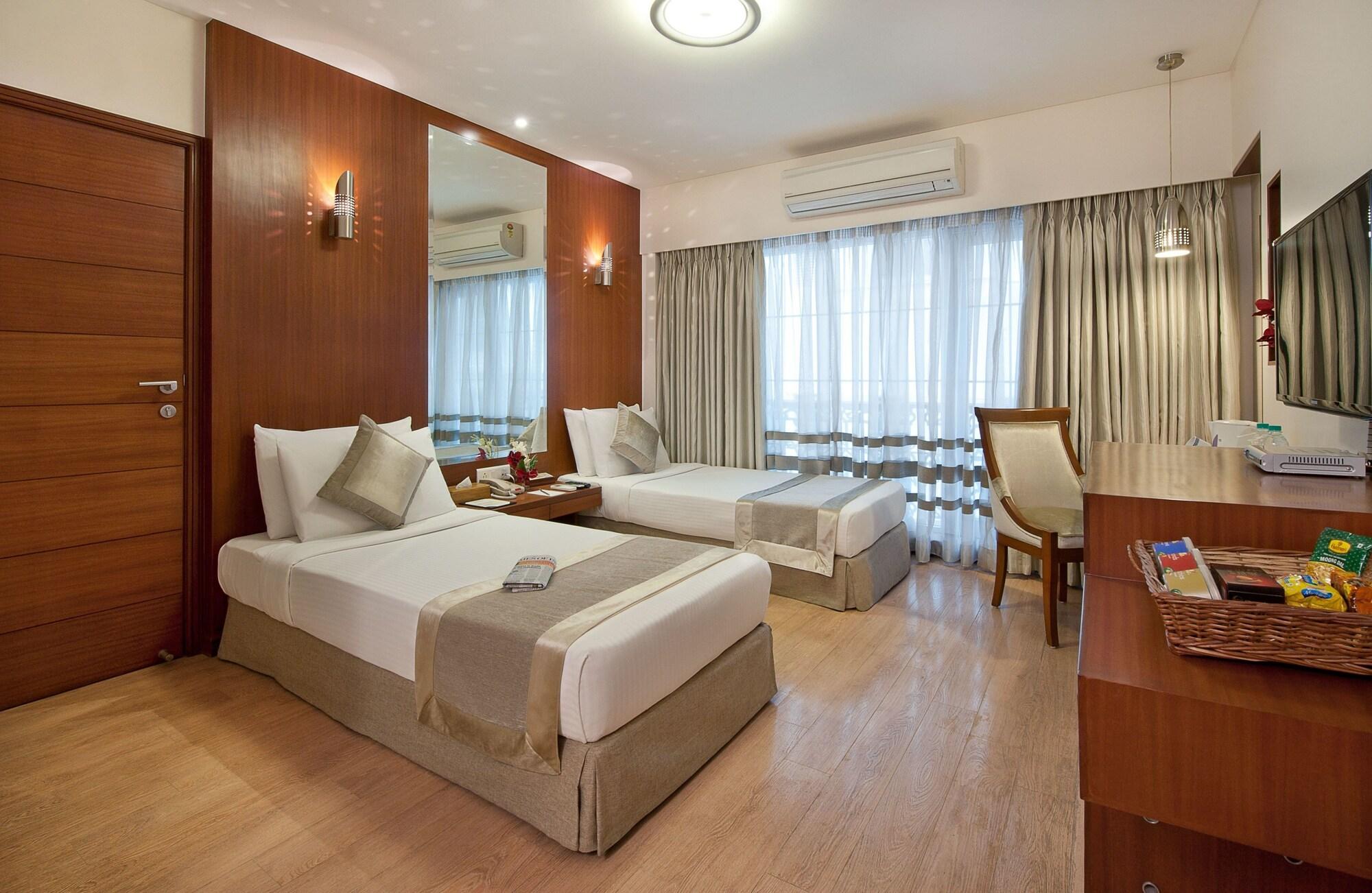 Grand Residency Hotel & Serviced Apartments Bombaim Exterior foto