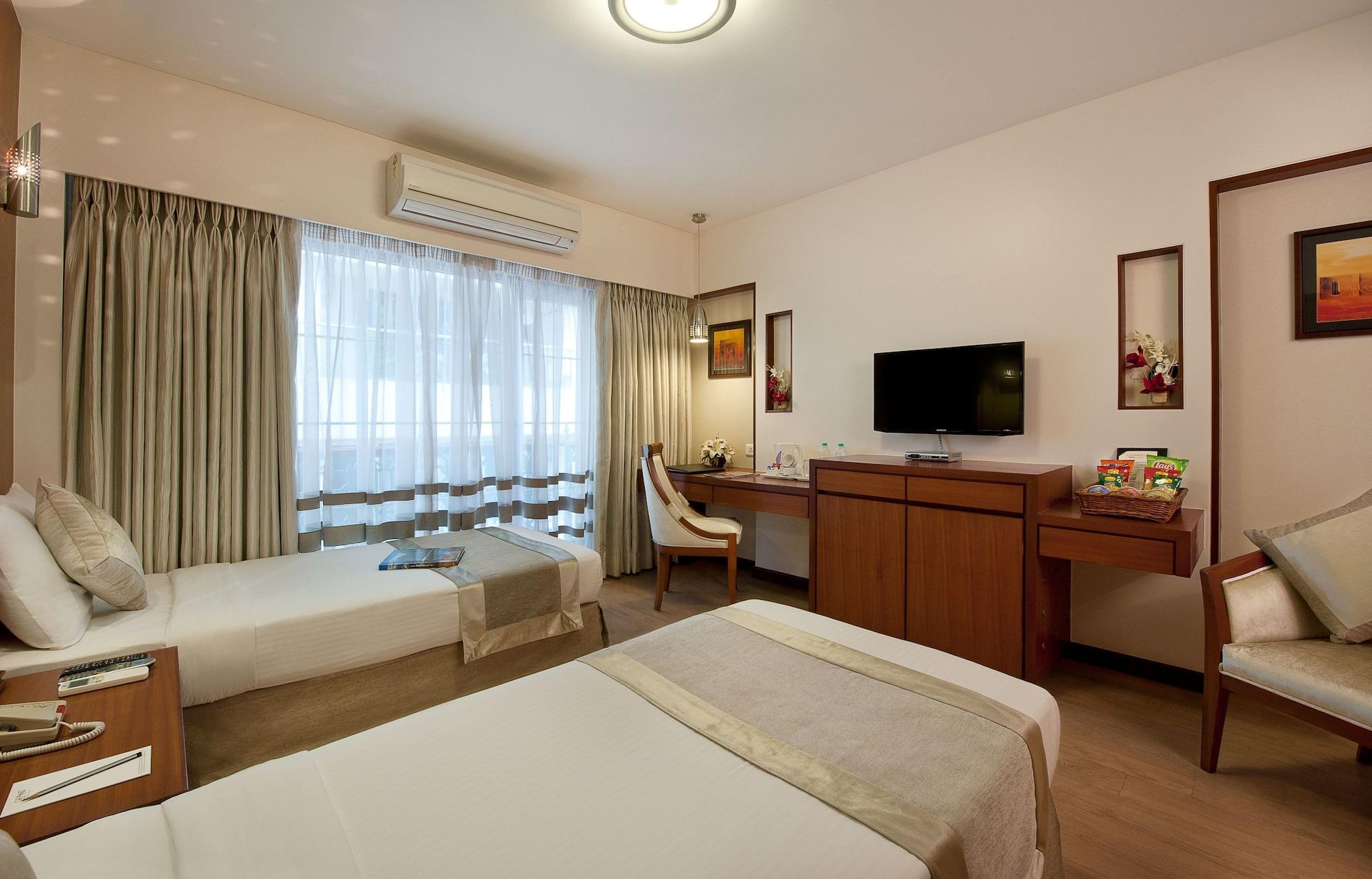 Grand Residency Hotel & Serviced Apartments Bombaim Exterior foto