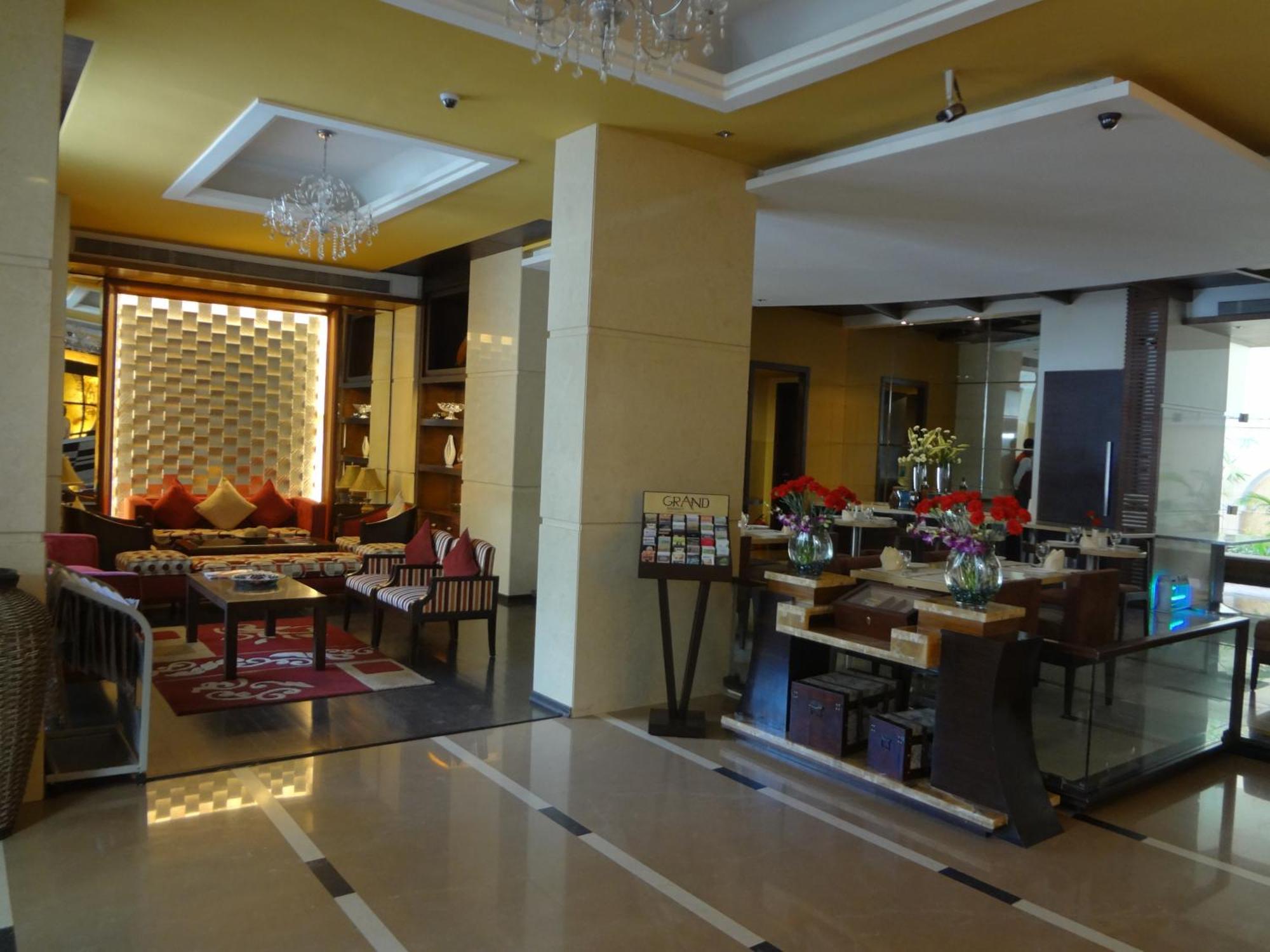 Grand Residency Hotel & Serviced Apartments Bombaim Exterior foto