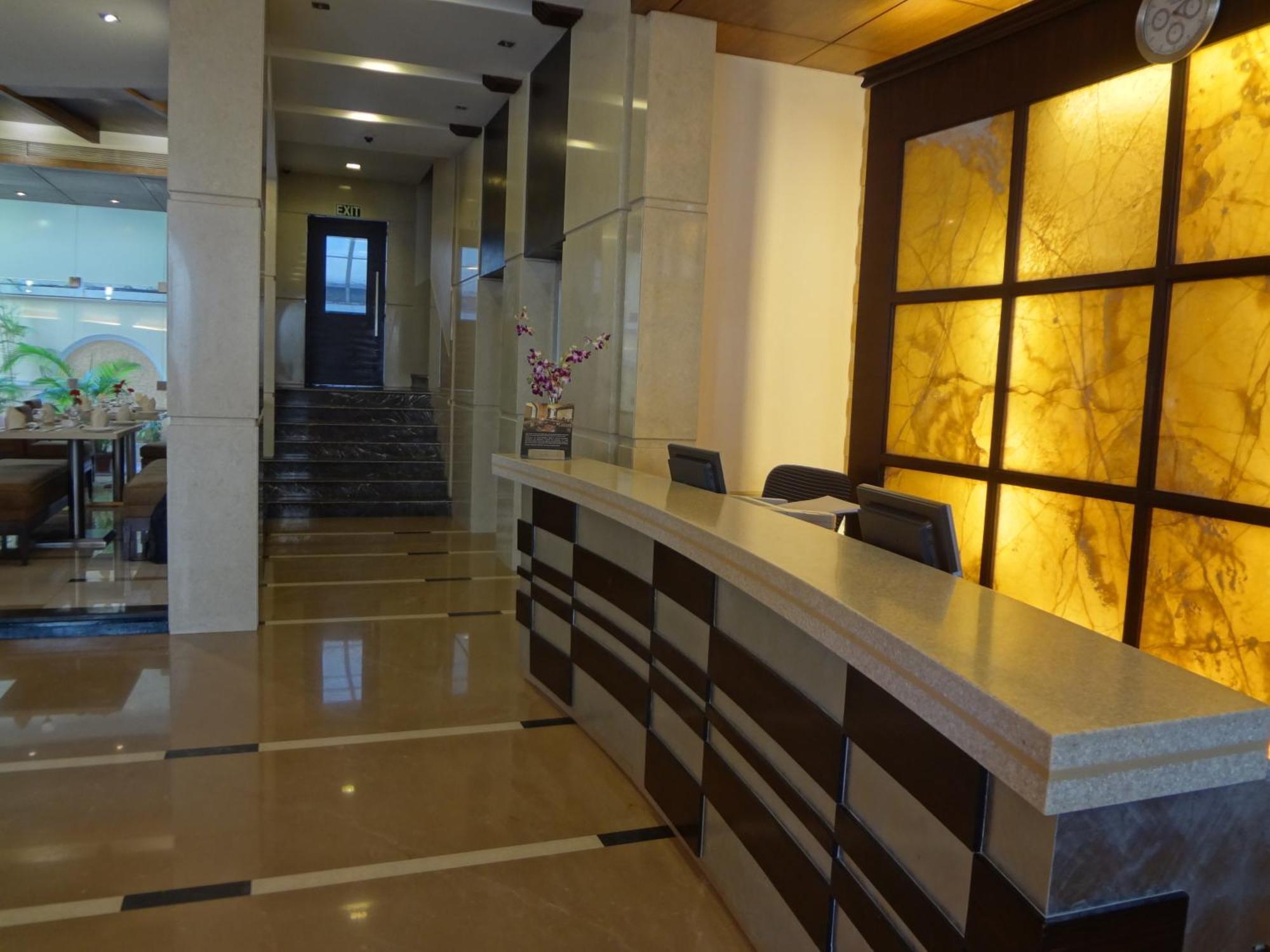 Grand Residency Hotel & Serviced Apartments Bombaim Exterior foto