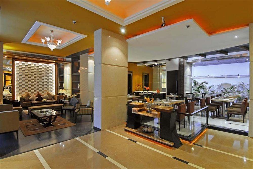 Grand Residency Hotel & Serviced Apartments Bombaim Exterior foto