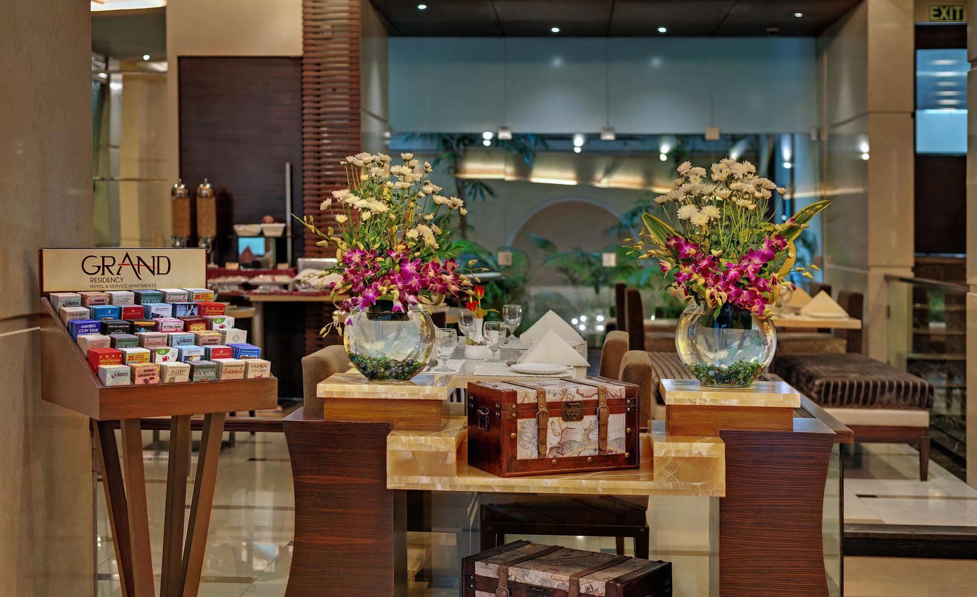 Grand Residency Hotel & Serviced Apartments Bombaim Exterior foto