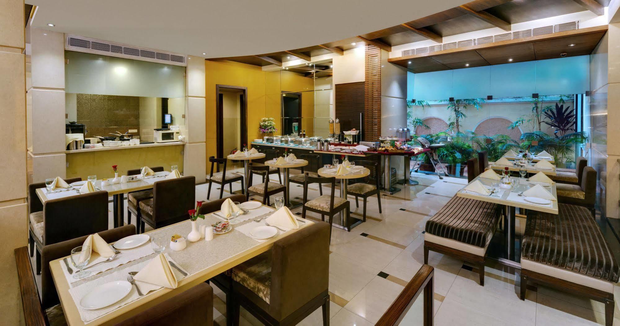 Grand Residency Hotel & Serviced Apartments Bombaim Exterior foto