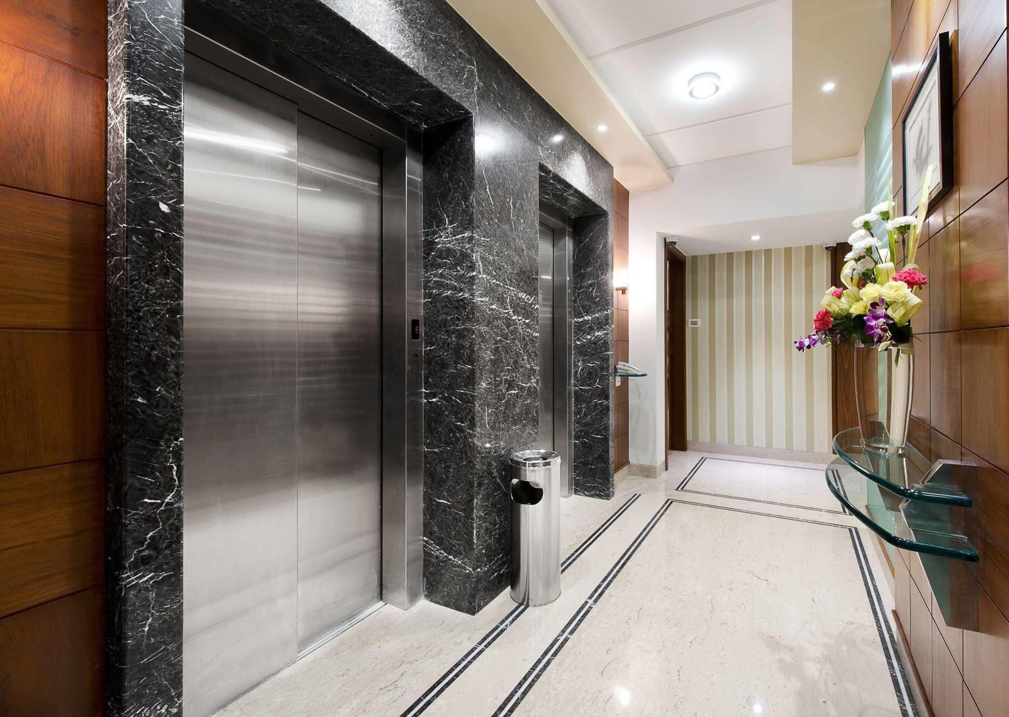 Grand Residency Hotel & Serviced Apartments Bombaim Exterior foto