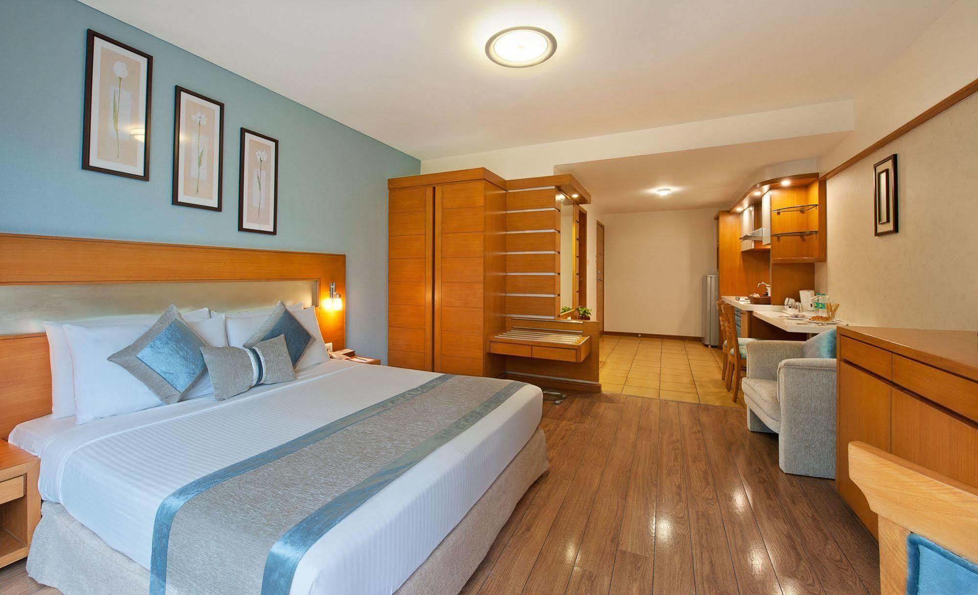 Grand Residency Hotel & Serviced Apartments Bombaim Exterior foto